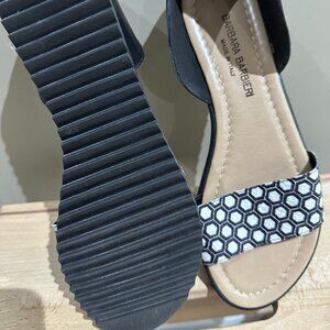 Women's Barbara Barbieri Black/White Hexagon Sandals, Size 7.5